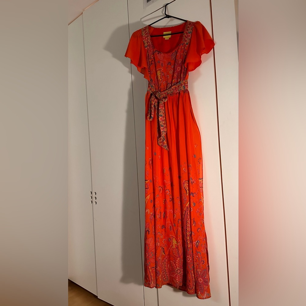 Maeve size 0 red floral pattern dress. Light and airy.